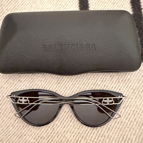Balenciaga Cat-eye Sunglasses main image 5